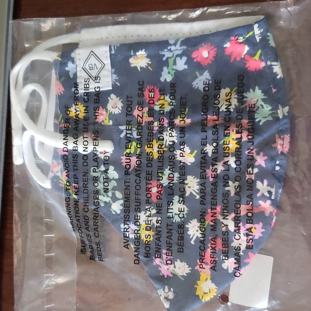 NWT Vera Bradley Mask (Sealed)